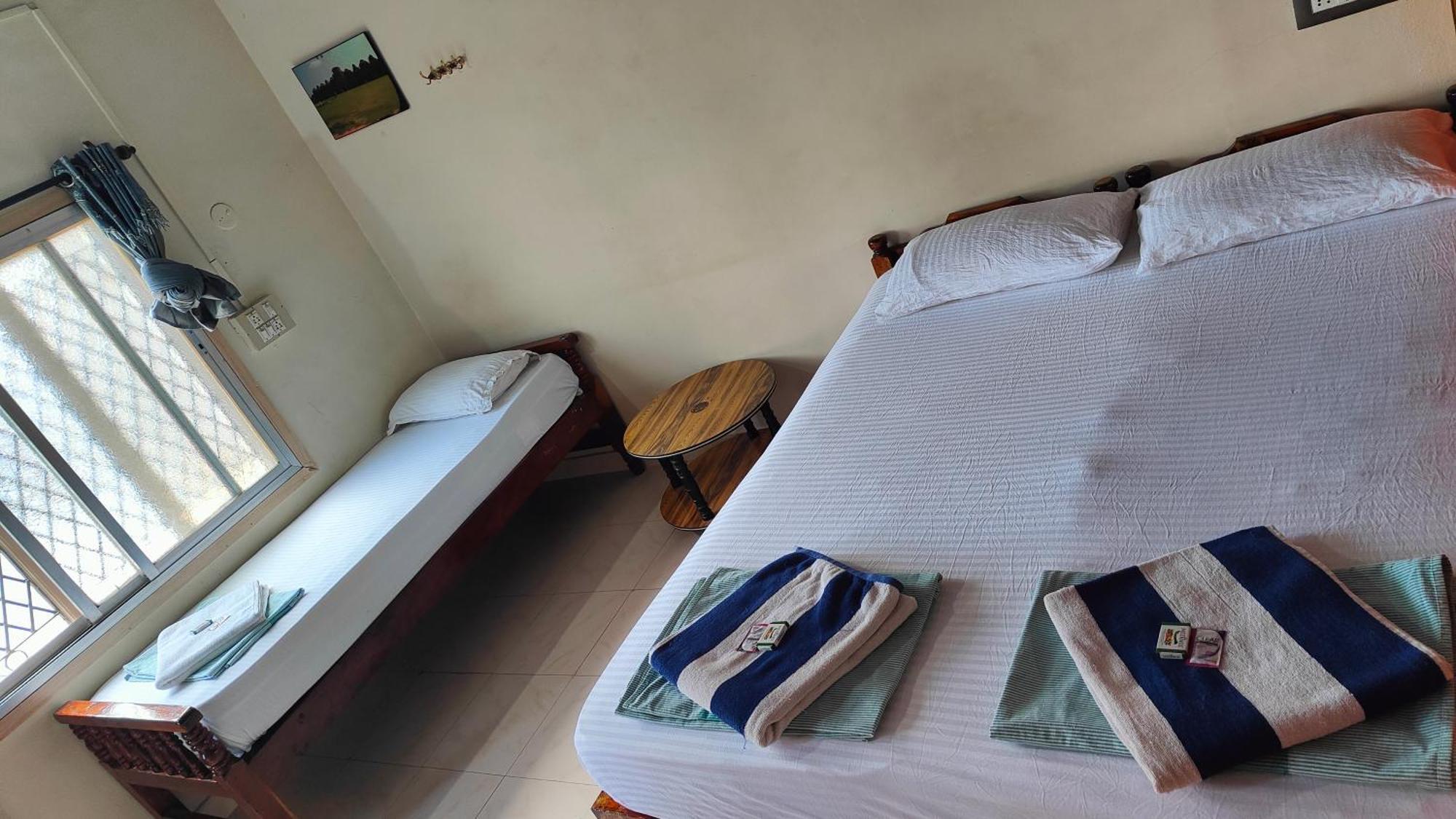 Rocky Guesthouse Hampi Exterior foto