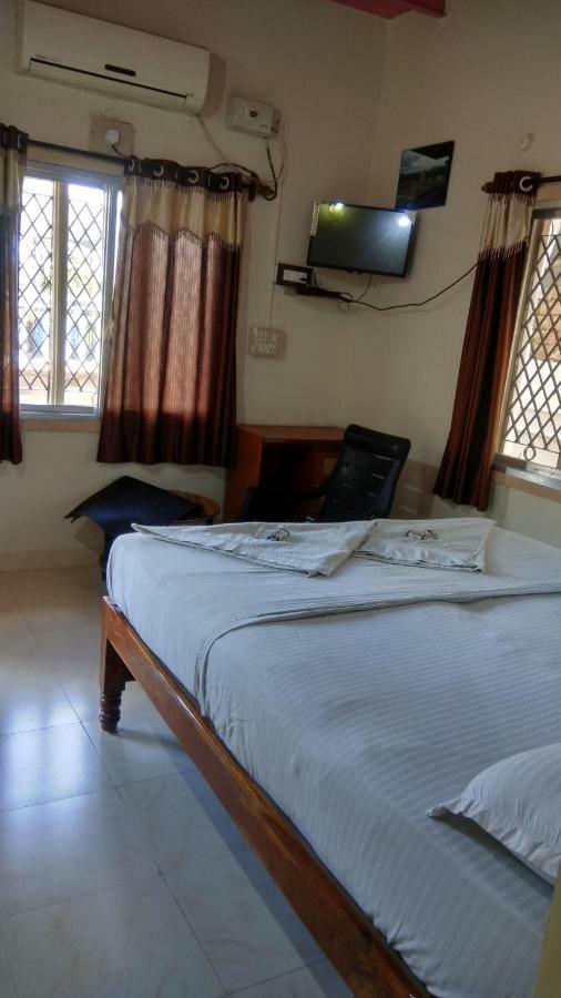 Rocky Guesthouse Hampi Exterior foto